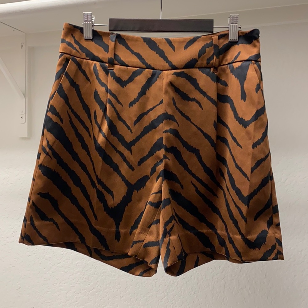 WHBM Animal Print Shorts 5”